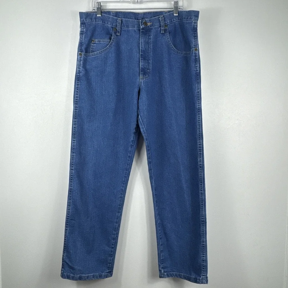 Wrangler Rugged Wear Jeans Mens 36x30 Blue Medium Wash Denim Straight Leg Cotton
